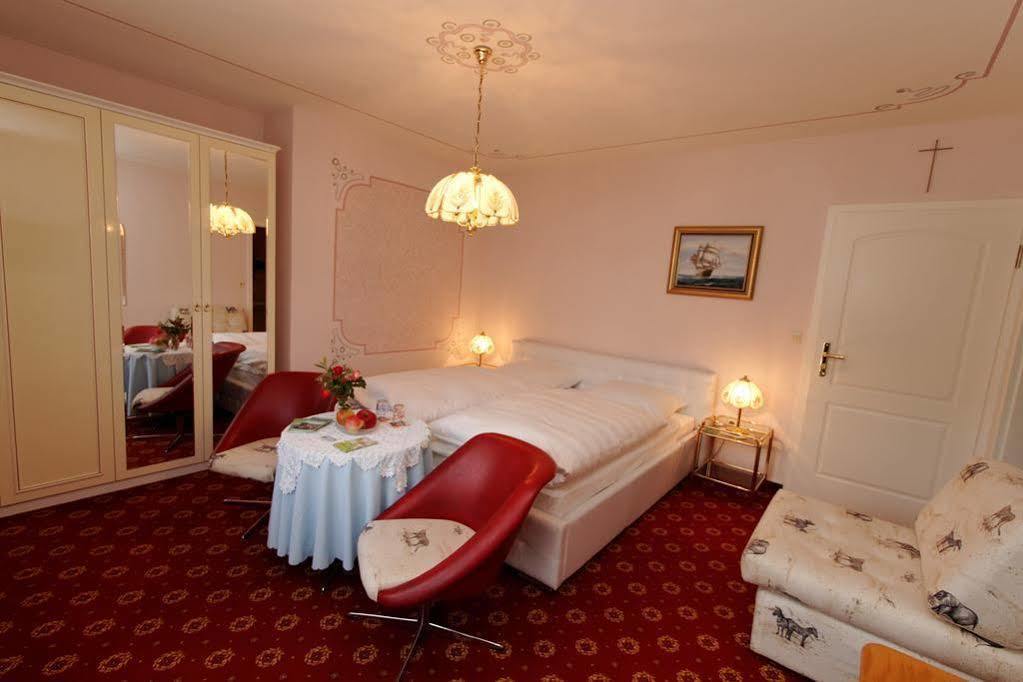 Hotel Garni Regina Goessweinstein Ngoại thất bức ảnh
