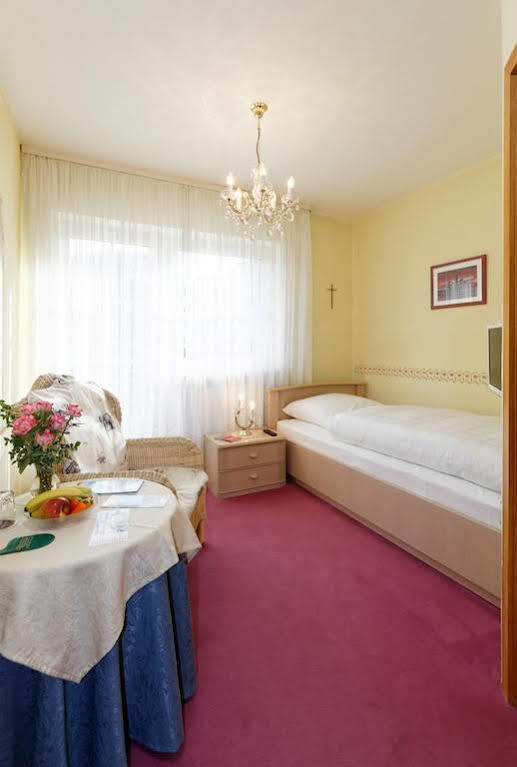 Hotel Garni Regina Goessweinstein Ngoại thất bức ảnh