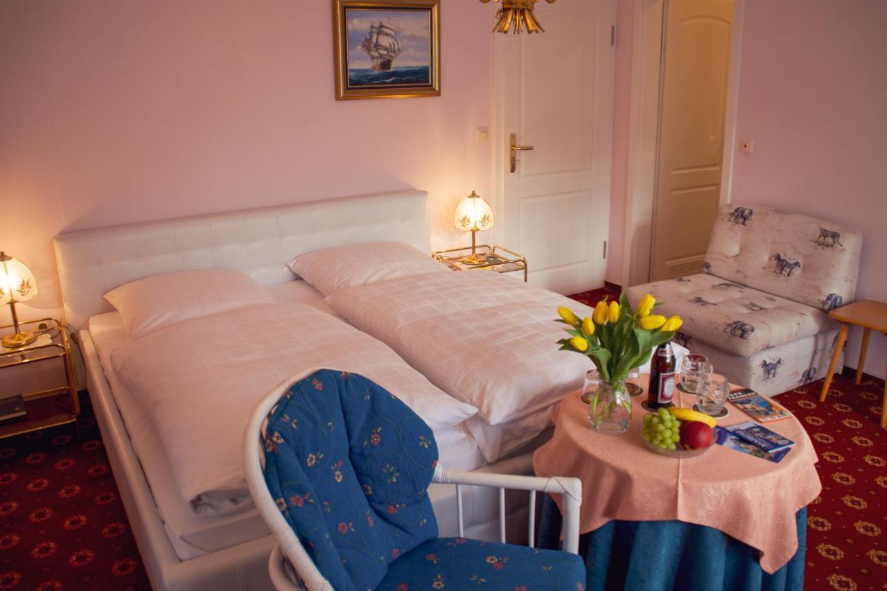 Hotel Garni Regina Goessweinstein Ngoại thất bức ảnh